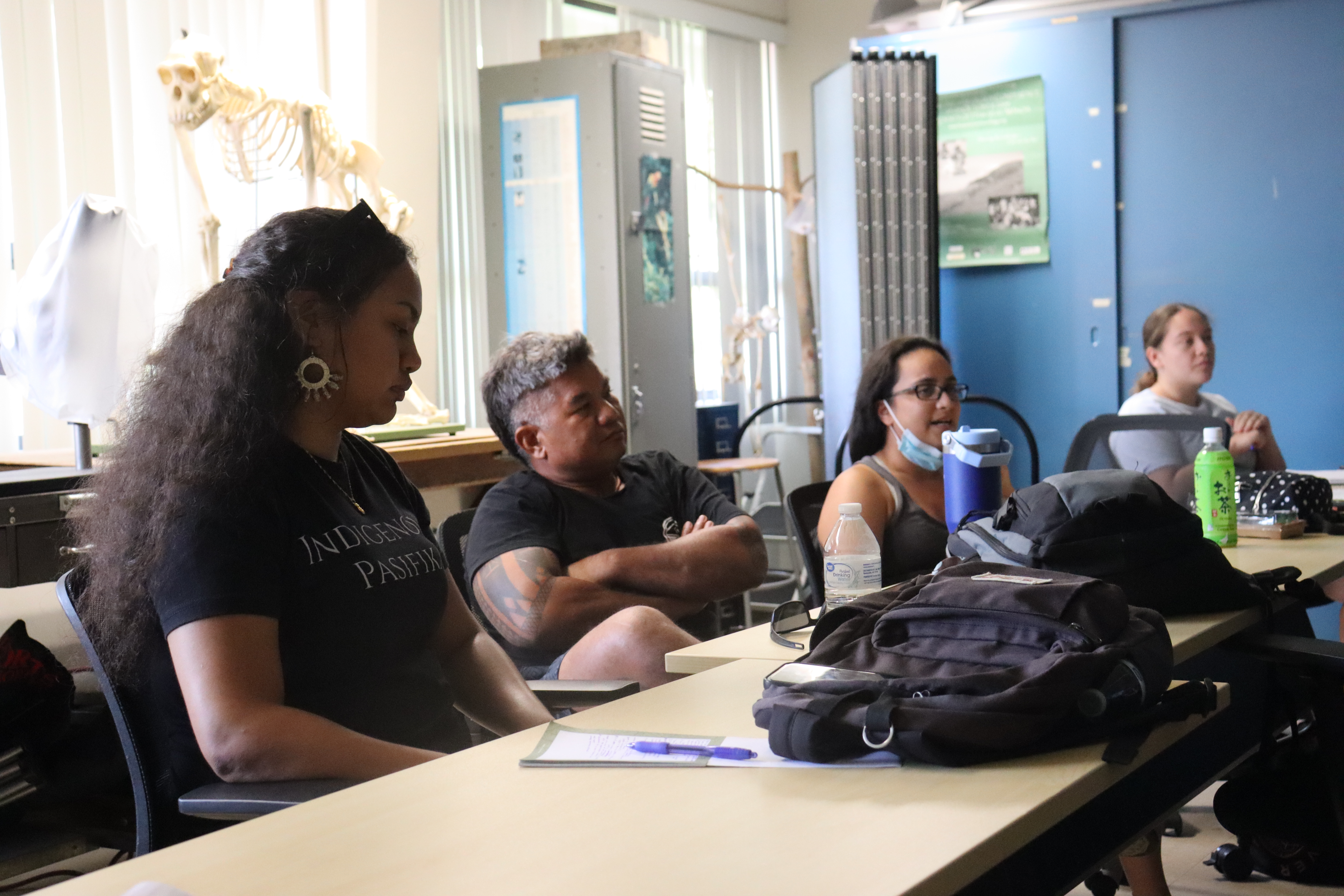 Shania Tamagyongfal, Jermy Uowolu, Torri Law, and Hoku Brown engage in the UH Hilo presentations.